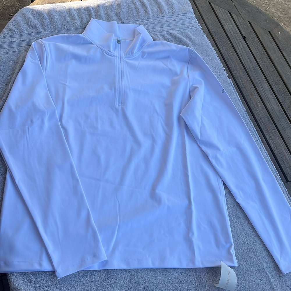 Men’s light weight golf quarter zip pull over, White, size large.